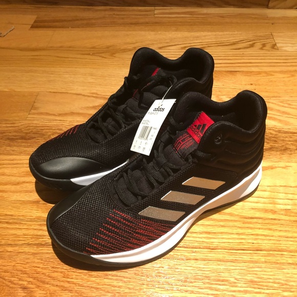 Basketball Shoes - Picture 2 of 4